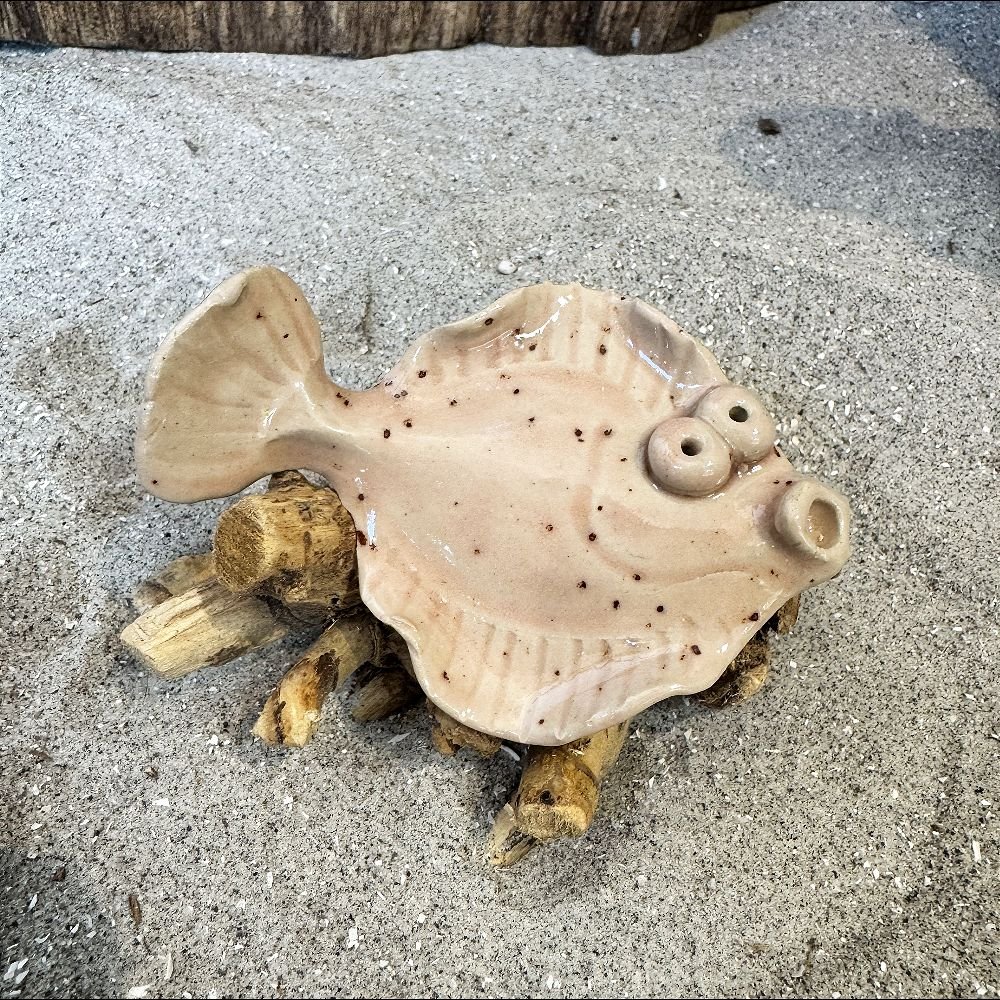 Fladfisk p� tr� - Lyser�d med pletter