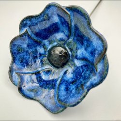 Keramik blomst p stilk - 5-7cm - L26cm