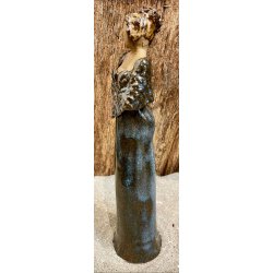 Dame i keramik - Kjole og sjal i blgr