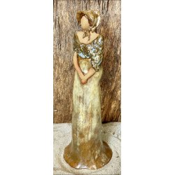 Skagens Dame i keramik - Lys hud - Kjole og hat i beige og brune nuancer