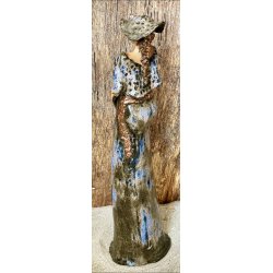 Skagens Dame i keramik - Lys hud - Kjole og hat i mrk med bl effekter.