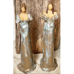 Dame i keramik - Lys hud - Kjole i lysebl og brun