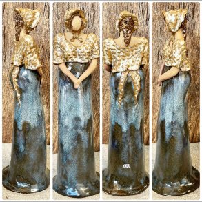 Skagens Dame i keramik - Lys hud - Kjole og sjal bl�gr� og beige.