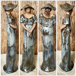 Skagens Dame i keramik - Lys hud - Kjole og hat i blgr nuancer.