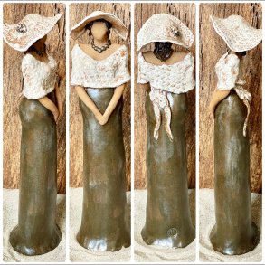 Skagens Dame i keramik - Lys hud - Kjole og hat i gr og hvid.