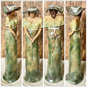 Skagens Dame i keramik - Lys hud - Kjole og sjal i grnne nuancer