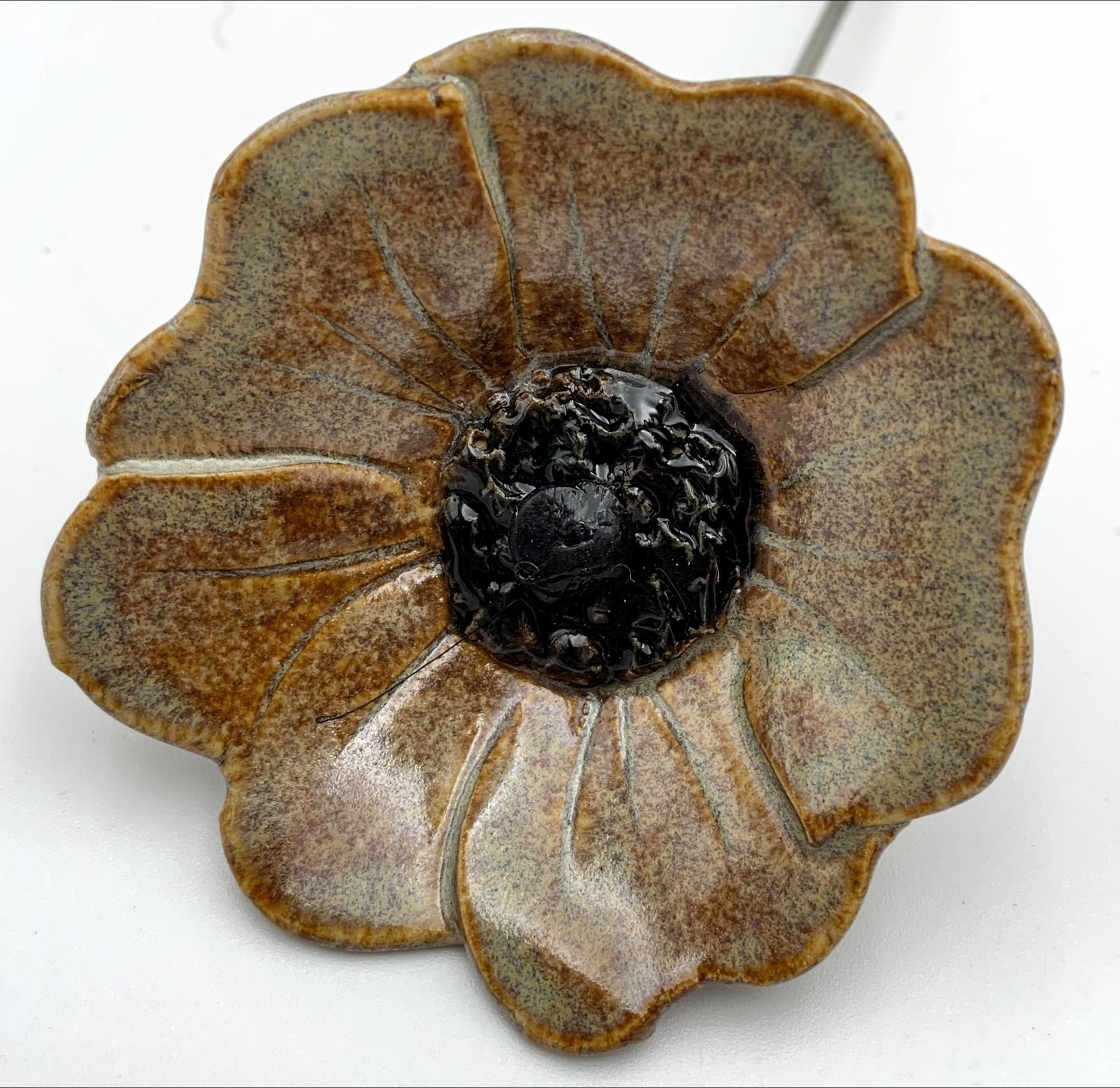 Keramik blomst - Lys gråbrun